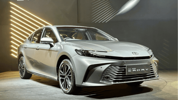 Toyota Camry 2025, sedan Toyota 5 chỗ hạng D sang trọng và đẳng cấp.